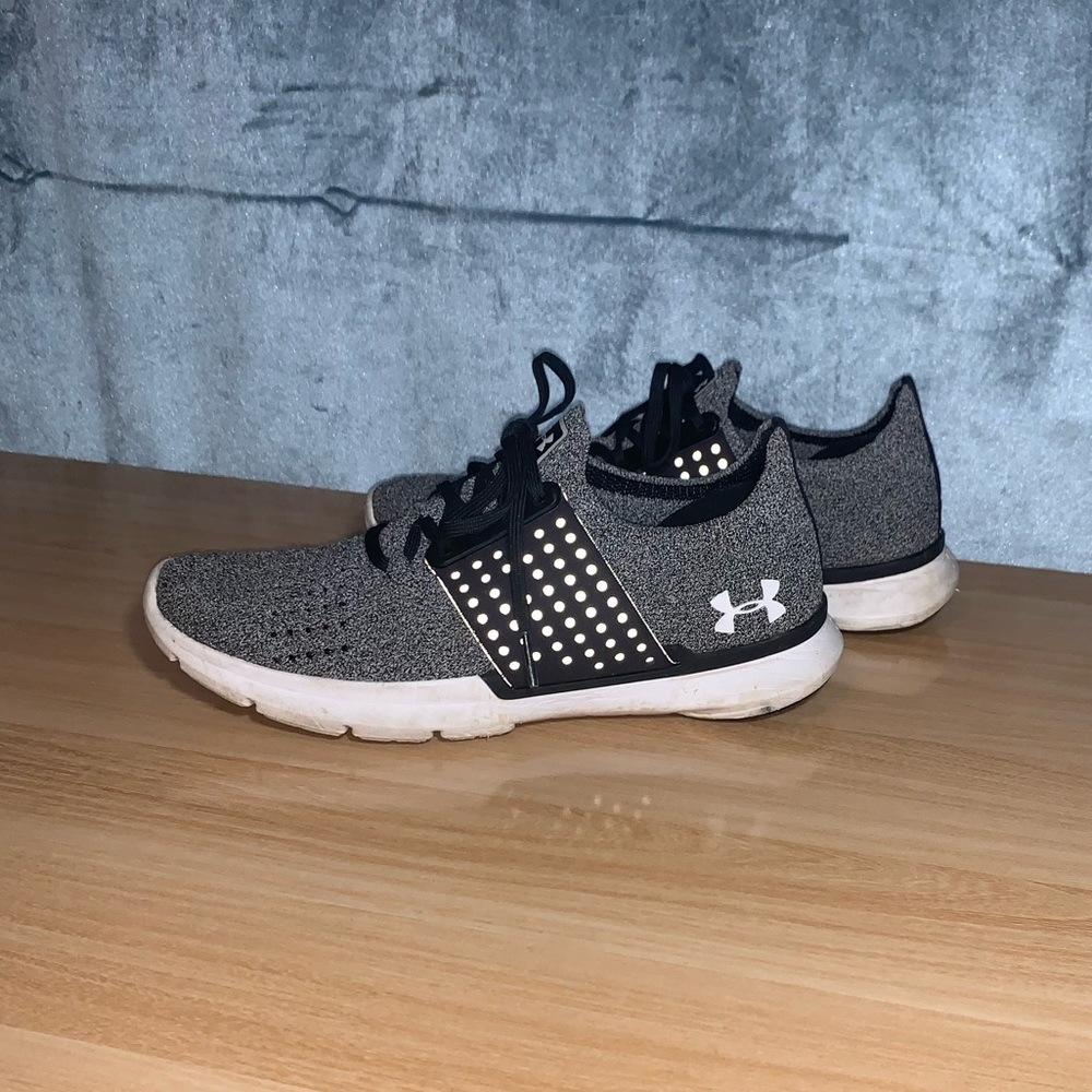 Under Armour Sneakers